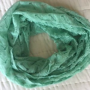 Spring Infinity scarf in mint green